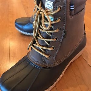 Nautica Womens duck boot, size 10